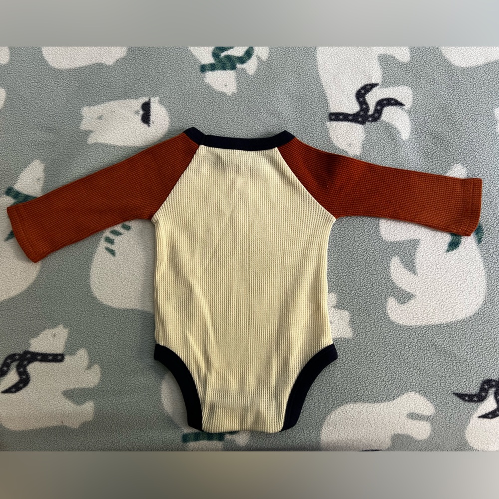 Baby Cat & Jack waffle onesie in Cream and Rust - Picture 3 of 3